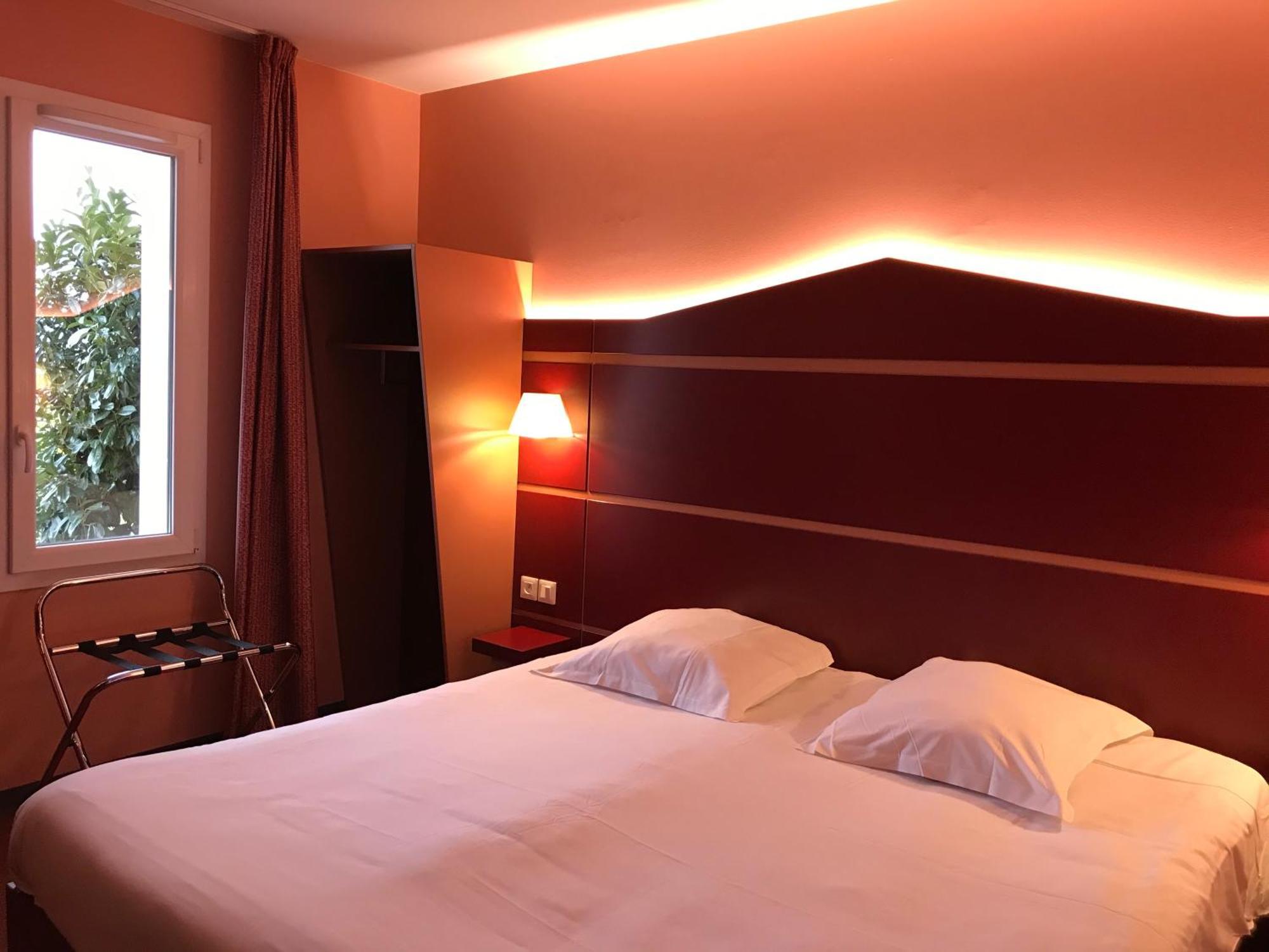 Fasthotel Montmarault Esterno foto
