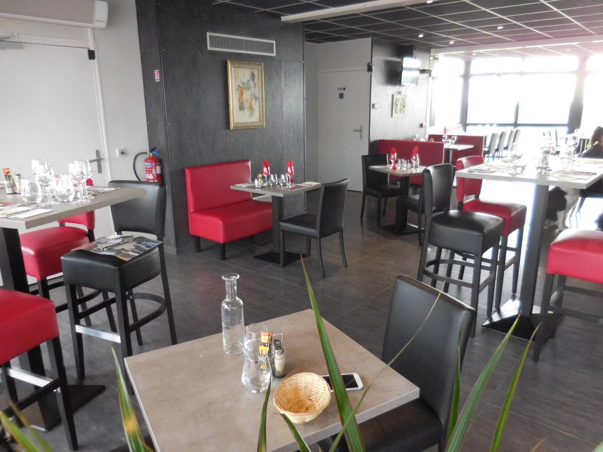 Fasthotel Montmarault Esterno foto