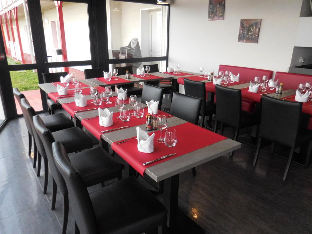 Fasthotel Montmarault Esterno foto