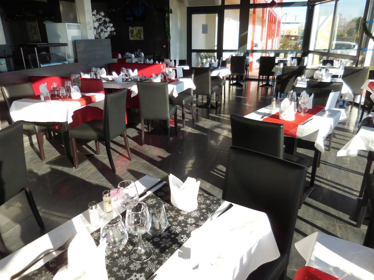 Fasthotel Montmarault Esterno foto