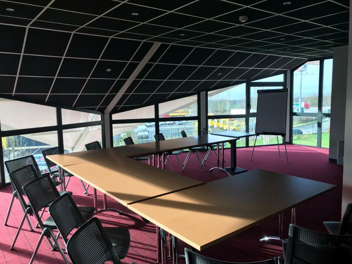 Fasthotel Montmarault Esterno foto